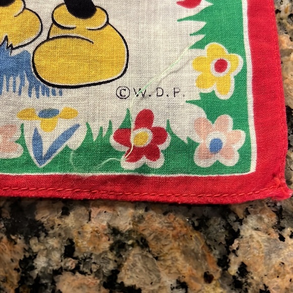Three vintage Disney handkerchiefs - Picture 5 of 7